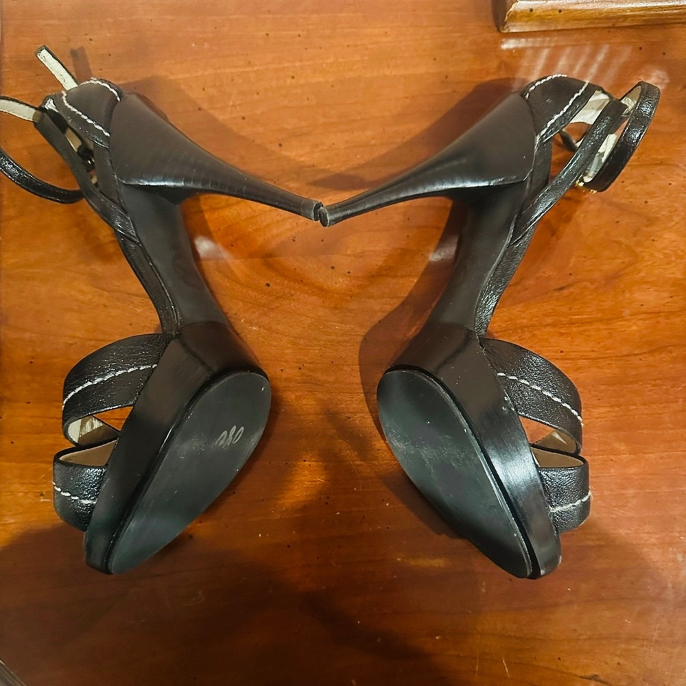 Michael Kors Black Leather Ankle Strap Sandals/ Size 7 - Picture 2 of 4